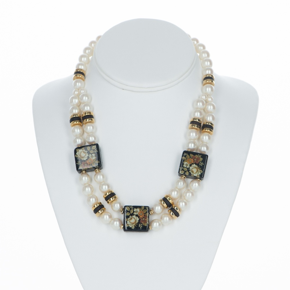 Vintage Style Floral and Faux Pearl Necklace